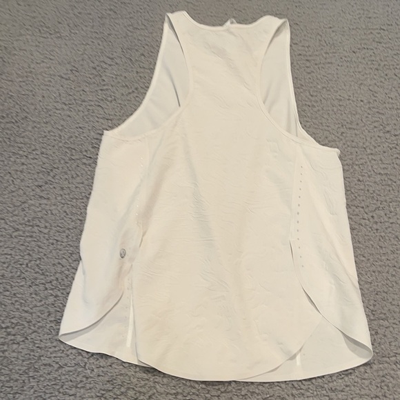 Lululemon Lightweight Stretch Running Tank Top *Airflow size 2. - Picture 5 of 9